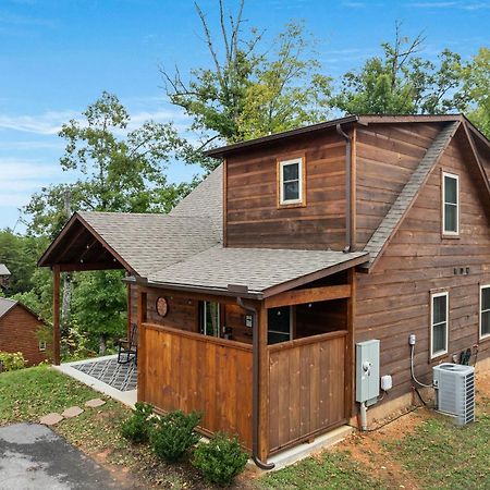 Fully Loaded Cabin In Heart Of Pigeon Forge Exterior photo