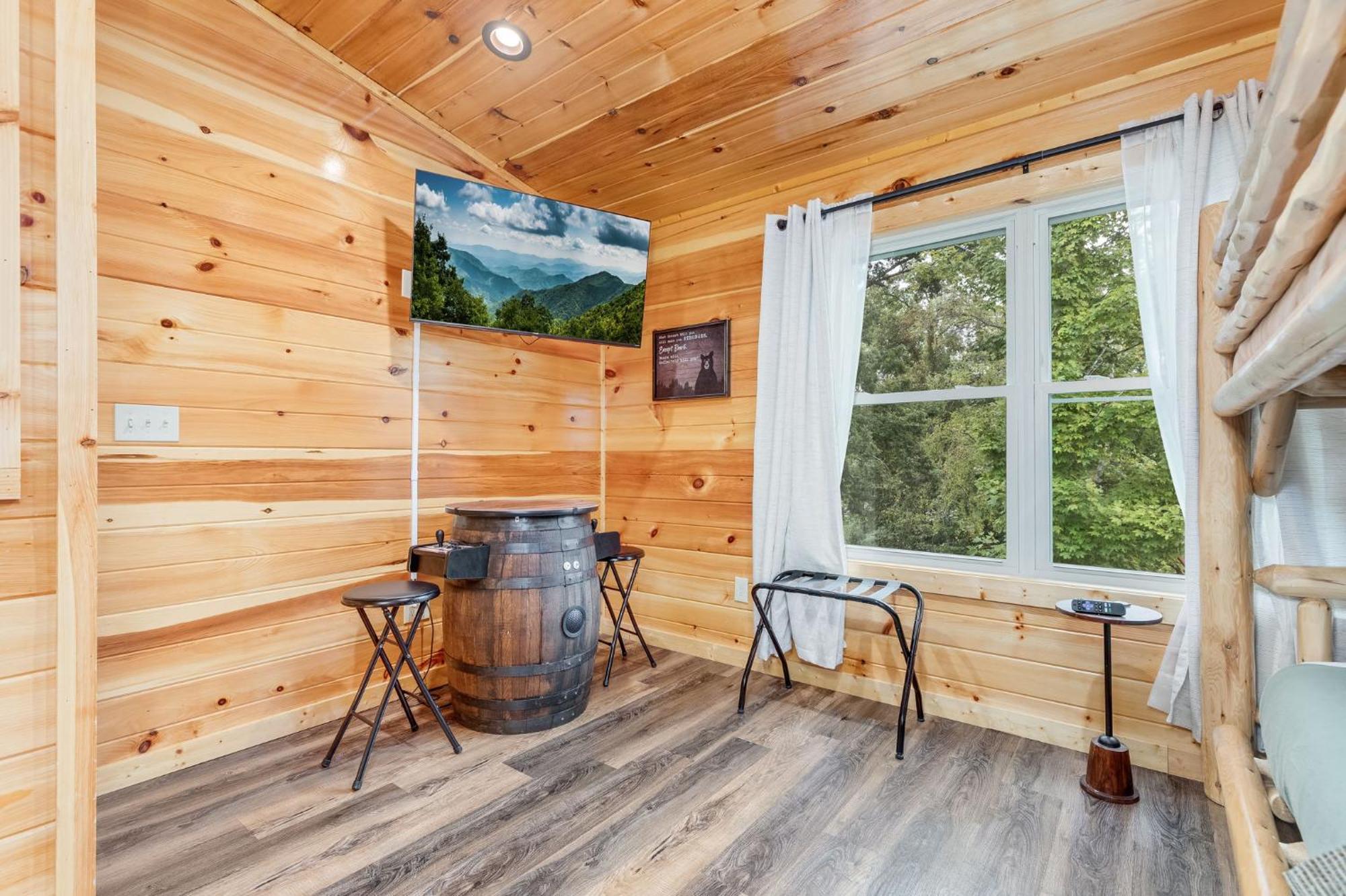 Fully Loaded Cabin In Heart Of Pigeon Forge Exterior photo