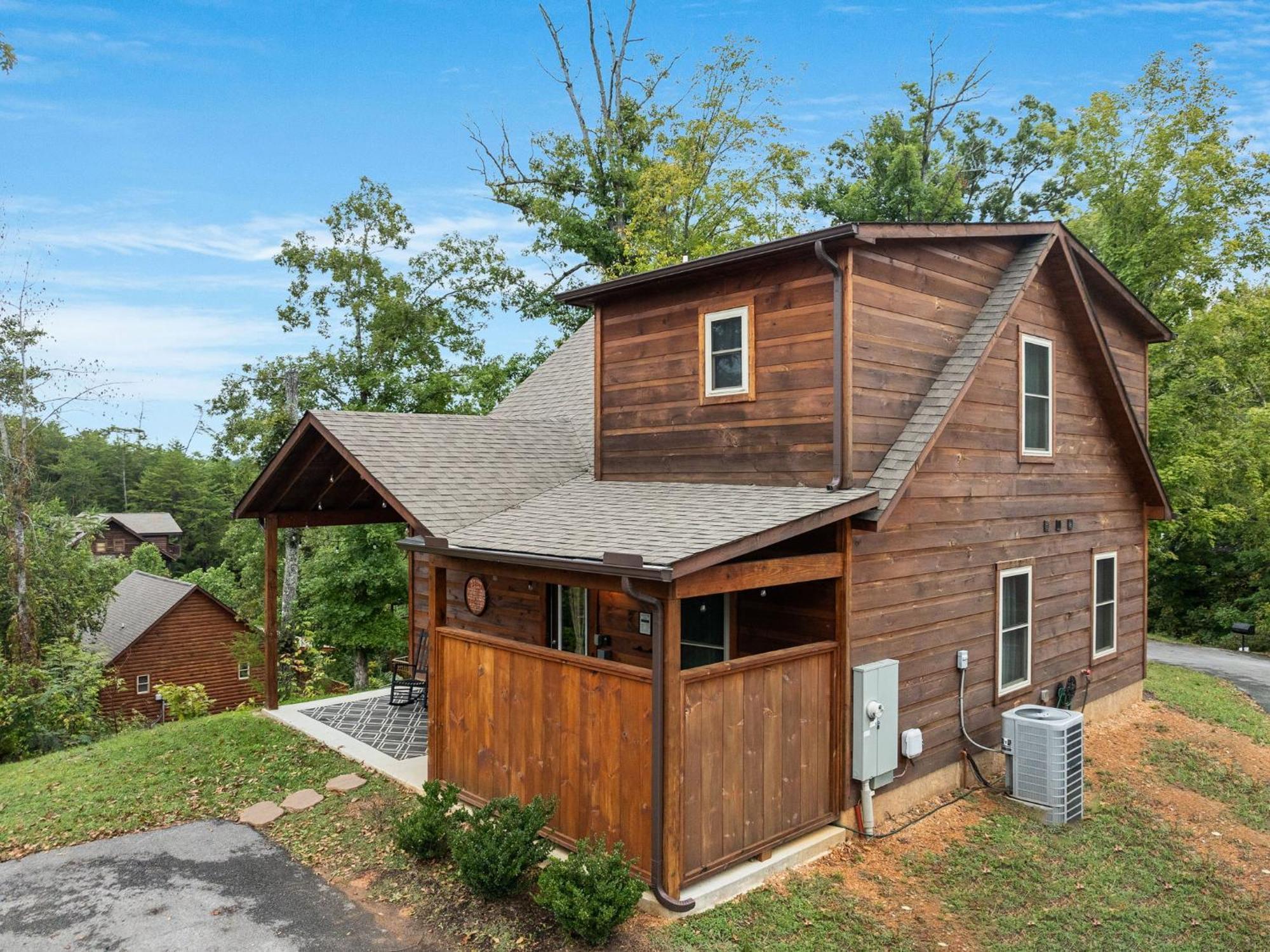 Fully Loaded Cabin In Heart Of Pigeon Forge Exterior photo