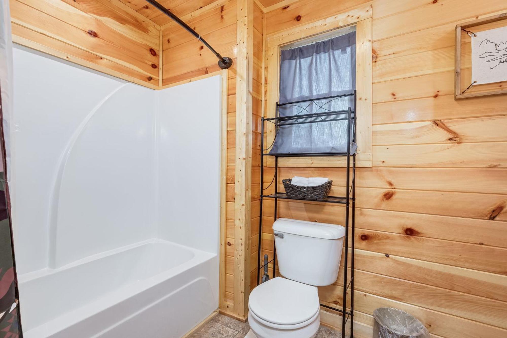 Fully Loaded Cabin In Heart Of Pigeon Forge Exterior photo