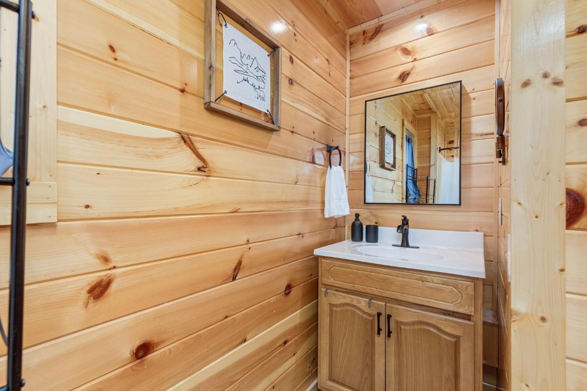 Fully Loaded Cabin In Heart Of Pigeon Forge Exterior photo
