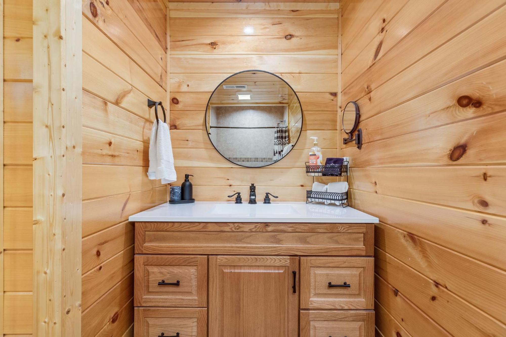 Fully Loaded Cabin In Heart Of Pigeon Forge Exterior photo
